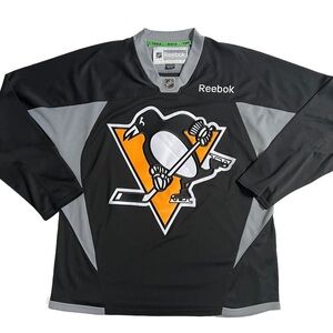 NWOT REEBOK / PITTSBURGH PENGUINS / NHL BLACK PRACTICE JERSEY SIZE M